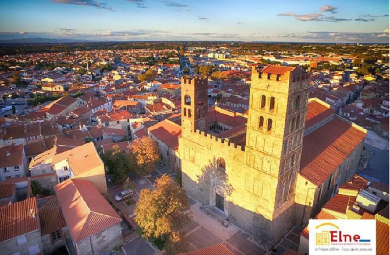 Maison Au Pied De La Cathedrale Elne Exteriör bild