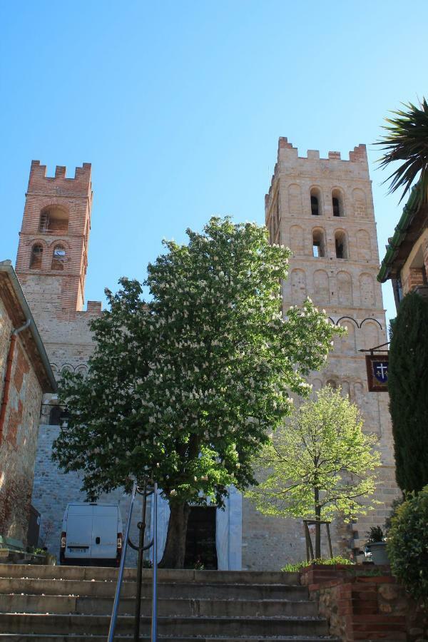 Maison Au Pied De La Cathedrale Elne Exteriör bild