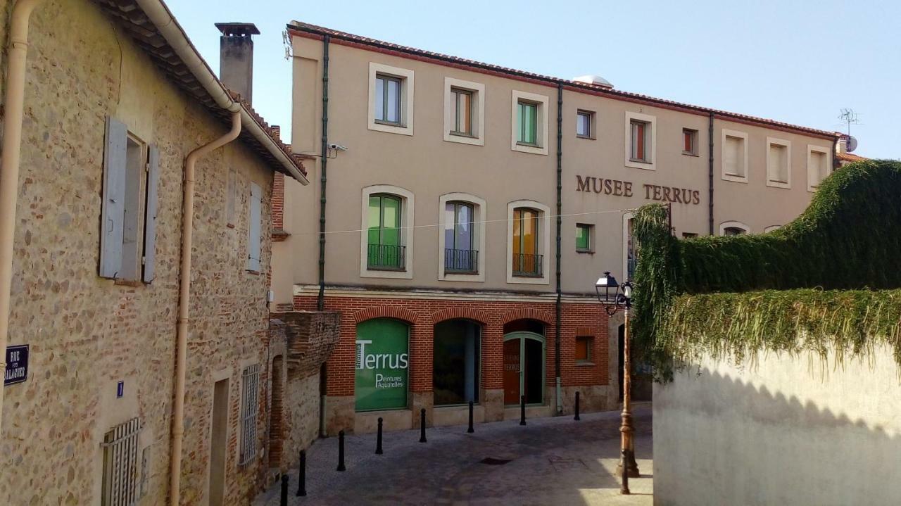 Maison Au Pied De La Cathedrale Elne Exteriör bild